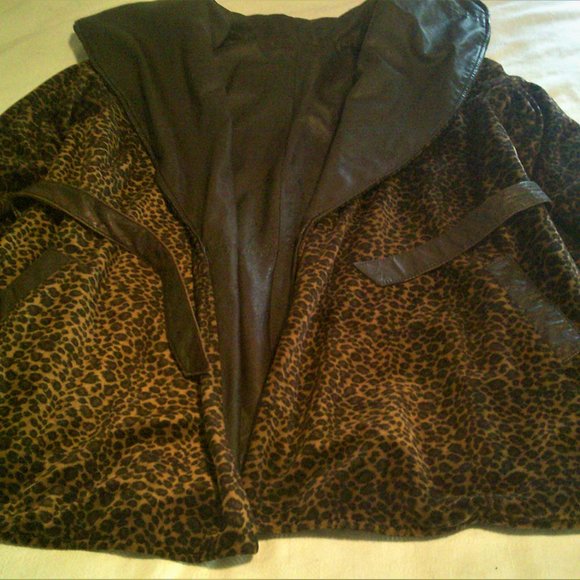 Women’s Brown Genuine Reversible Leather & Leopard Coat – Size Medium - Picture 4 of 5